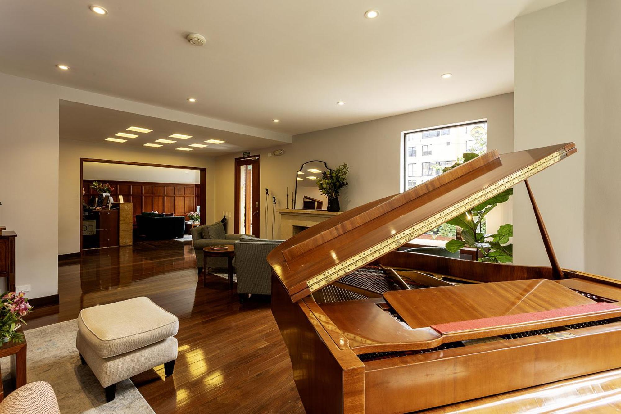 Hotel Bh La Quinta 보고타 외부 사진